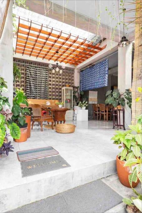 Teras Sabin Hotel Ngabean Luaran gambar