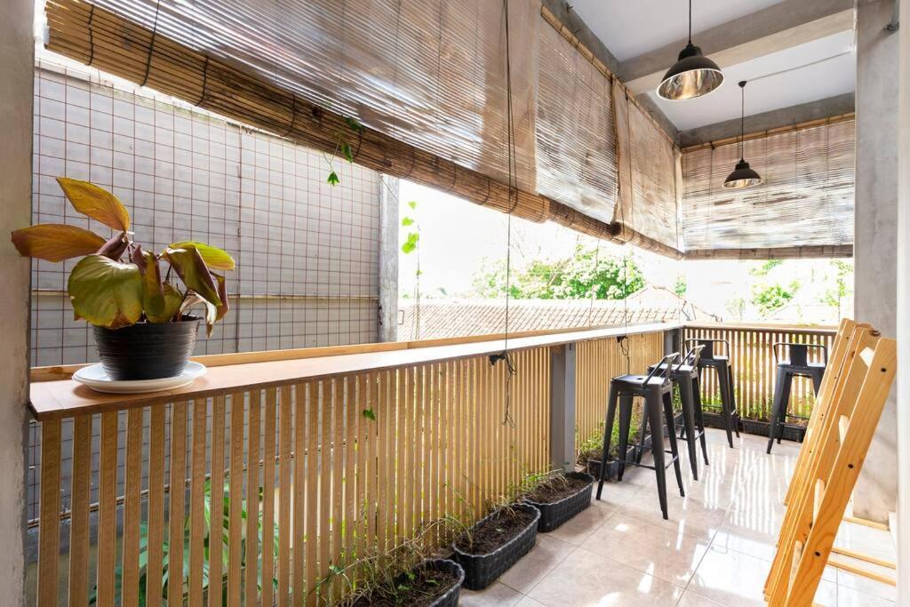 Teras Sabin Hotel Ngabean Luaran gambar