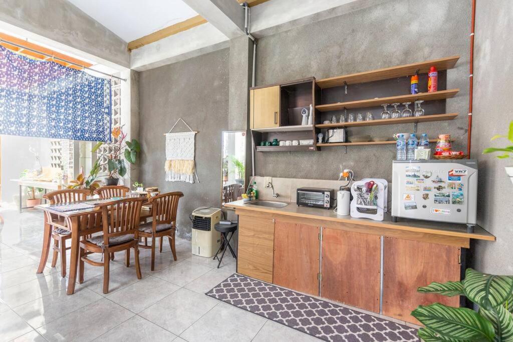 Teras Sabin Hotel Ngabean Luaran gambar